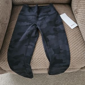 LULULEMON Wunder Under HR Tight 25" size 2 Black Camo